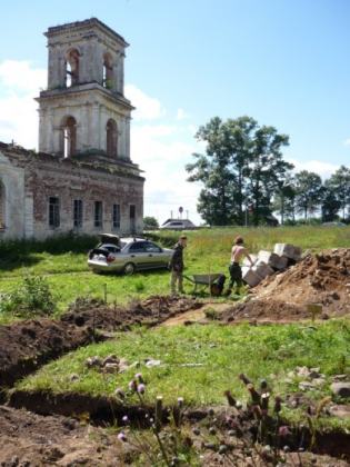 Закладка фундамента часовни