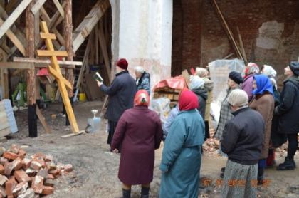 2012.11.17 Освящение и установка креста над восьмериком