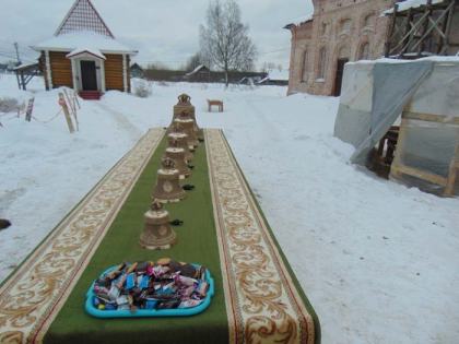 Освящение и установка колоколов